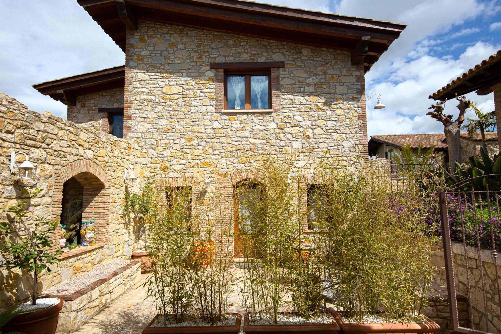 Relais Garden Cactus B&B Favara Exteriör bild